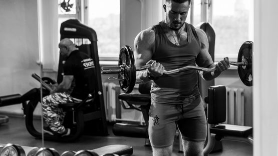 Cours de stéroïdes pour la prise de masse musculaire dans le sport